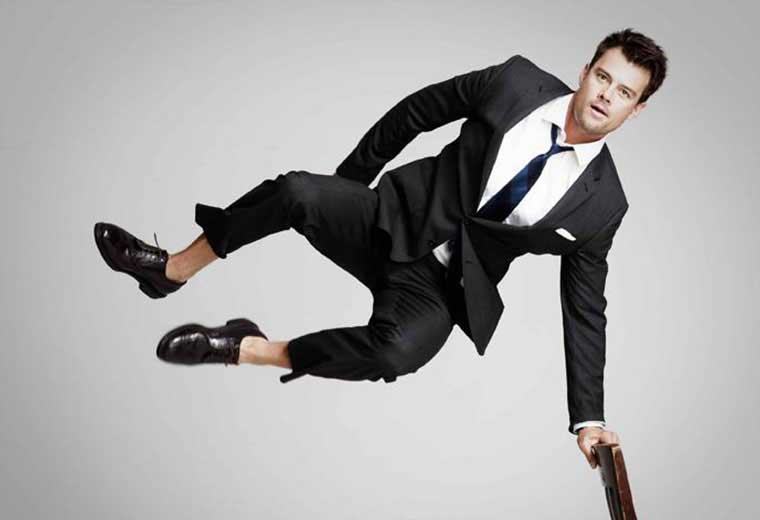 Josh pulls off his trademark pose, Le Matrix