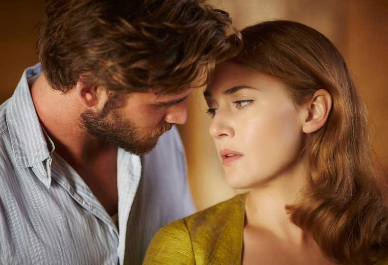 Thing start to heat up Down Under between Teddy (Liam Hemsworth) and Tilly (Kate Winslet)