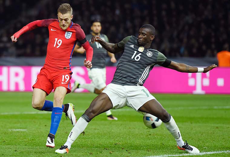 Vardy’s cheek