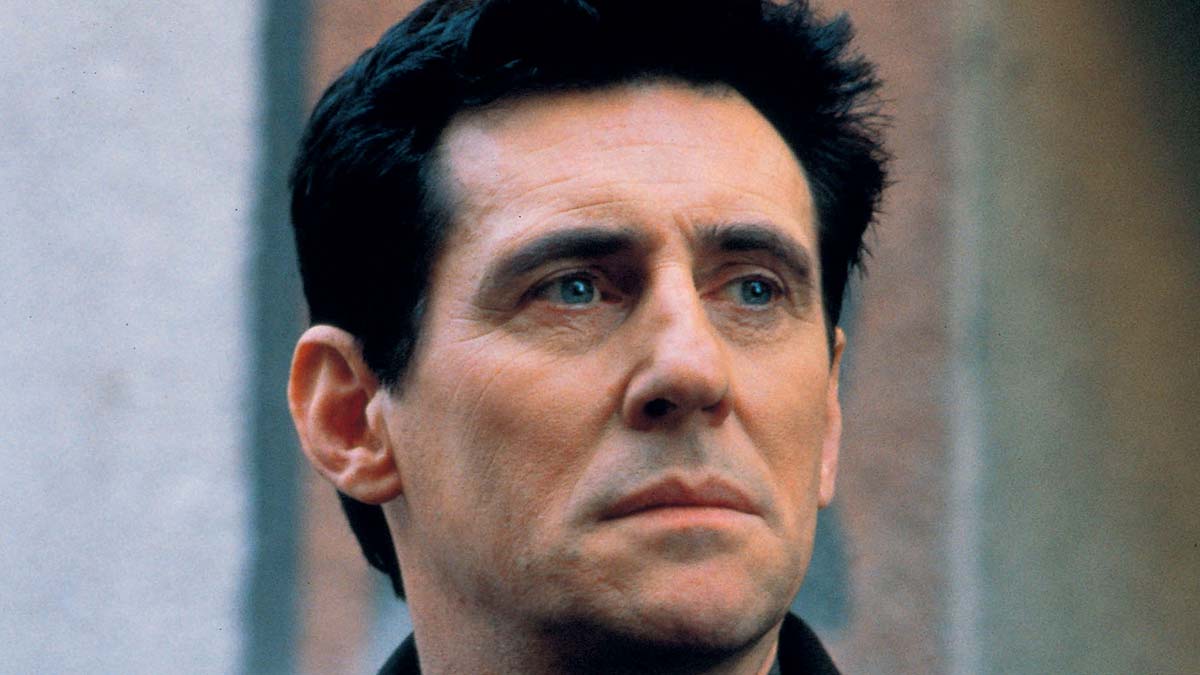 Gabriel Byrne in End Of Days