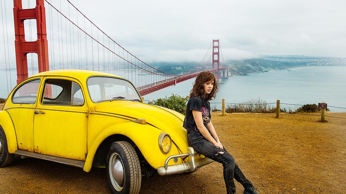 Charlie (Hailee Steinfeld) sat atop Bumblebee