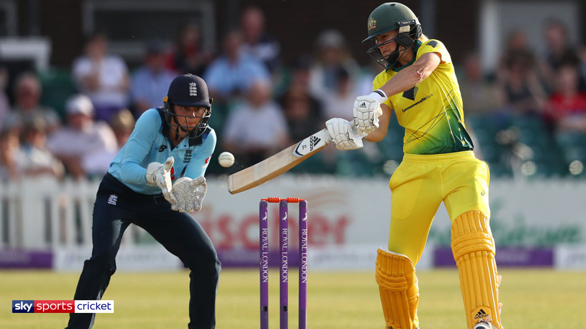 Sportswoman Ellyse Perry playing cricket for Australia