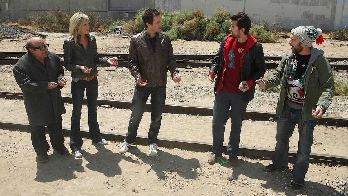 Danny DeVito, Kaitlin Olson, Glenn Howerton, Rob McElhenney and Charlie Day in It’s Always Sunny In Philadelphia
