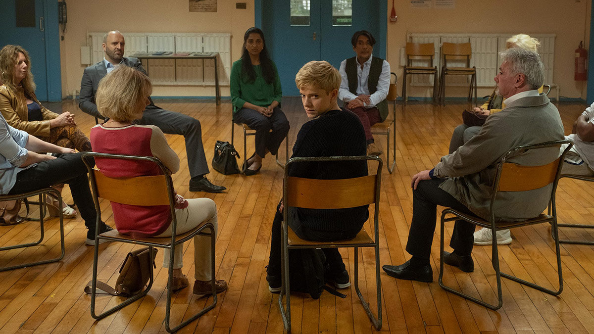 Mae Martin in Feel Good