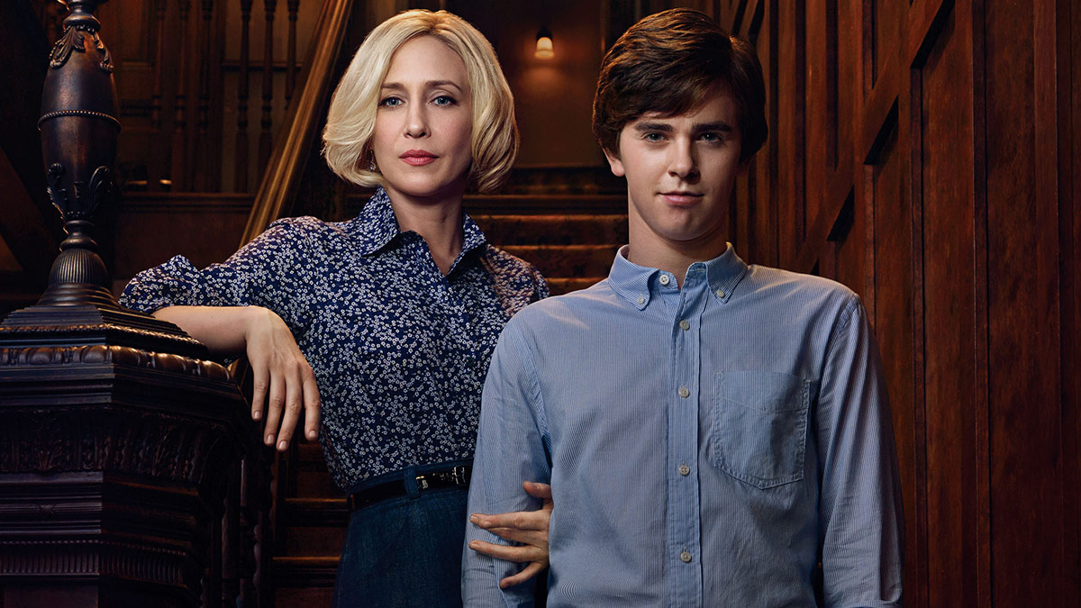 Vera Farmiga and Freddie Highmore in Bates Motel