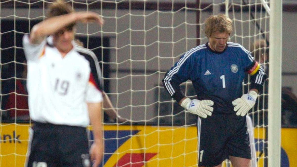 German players after conceding against Romania