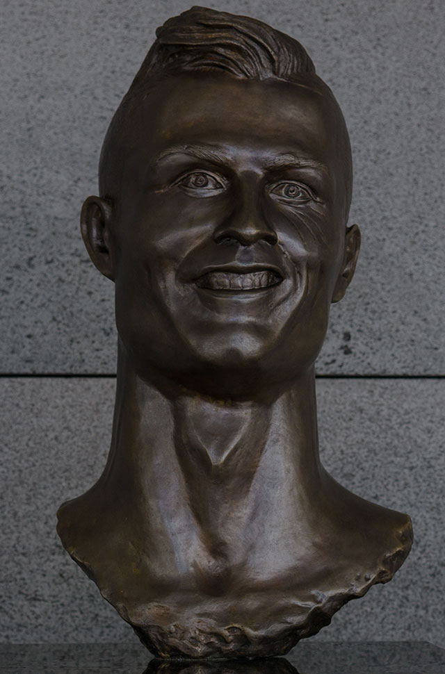 Statue of Ronaldo