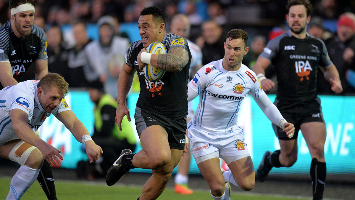 Sinoti Sinoti scoring for Newcastle Falcons